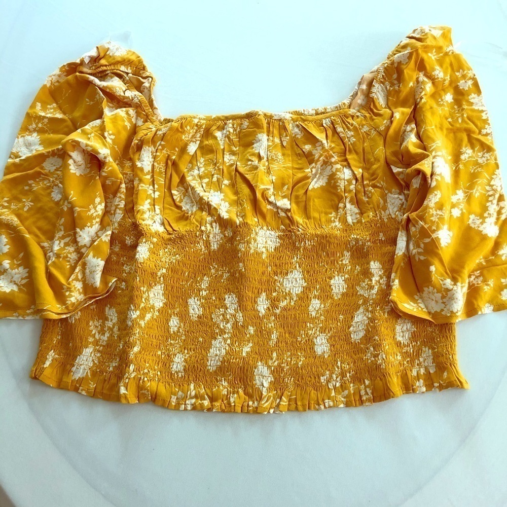 *nwt. Gold n white crop top BP.x CLAUDIA sz 4x